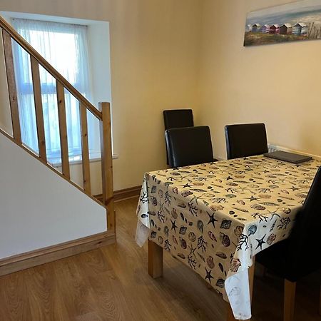 A Family Cottage In טנבי מראה חיצוני תמונה